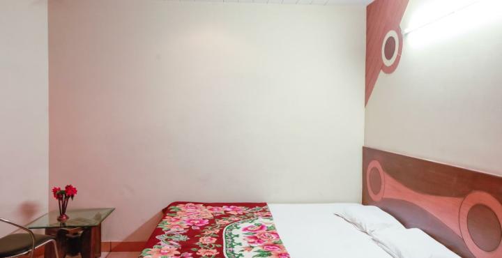 Fabexpress Alpine Hotel Agra  Kültér fotó