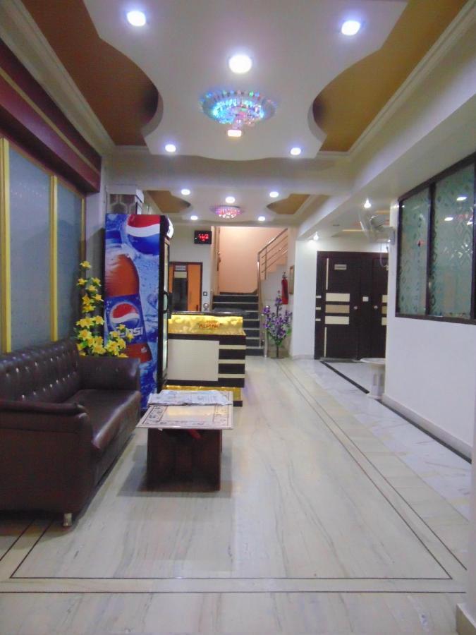 Fabexpress Alpine Hotel Agra  Kültér fotó